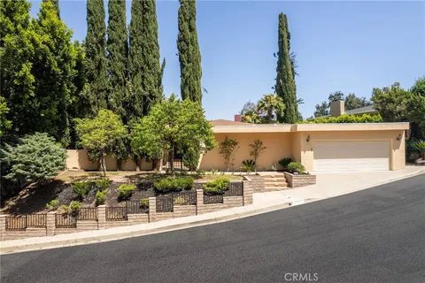 $1,799,000 | 3586 Alana Drive, Sherman Oaks, CA 91403