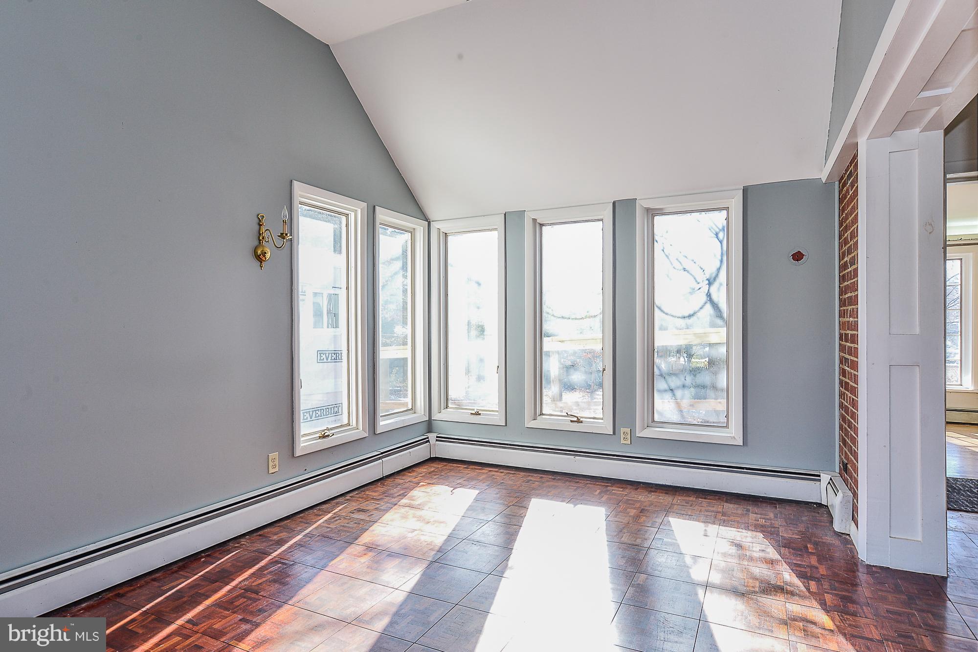 10121 Glenmere Road Fairfax, VA 22032 - Photo 15 of 30 Interior (General)