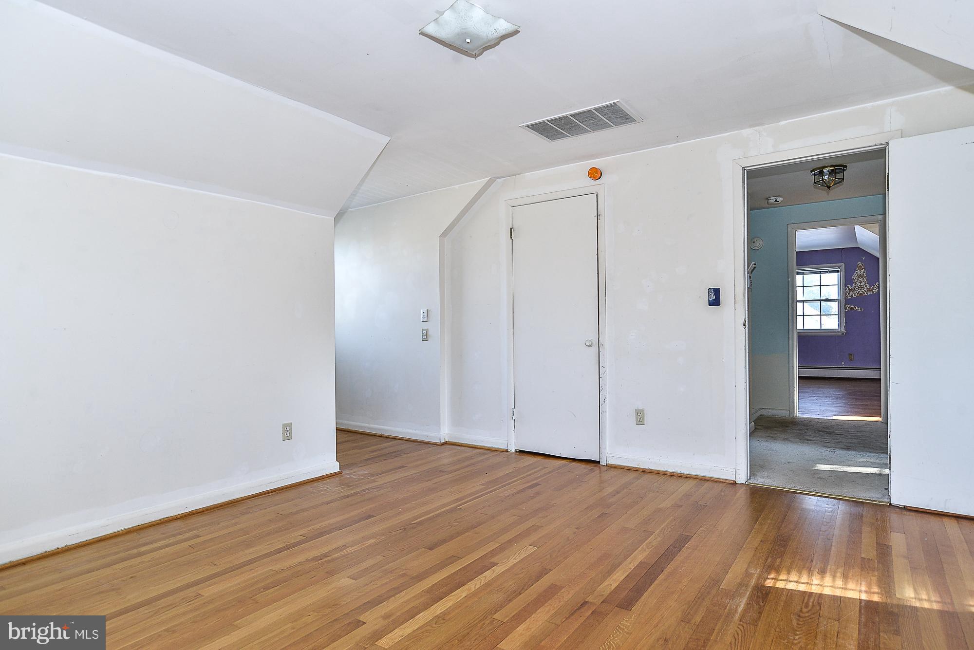 10121 Glenmere Road Fairfax, VA 22032 - Photo 19 of 30 Bedroom