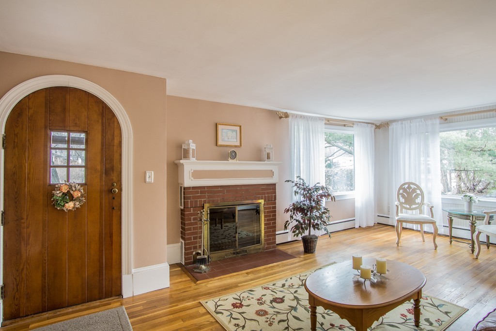 81 Argilla Road Andover, MA 01810 - Photo 2 of 30 Gallery Image 2