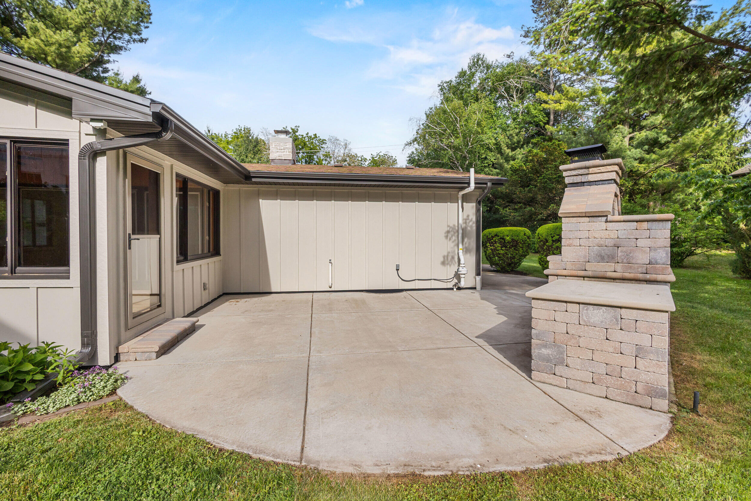 986 Indian Hills Road Fontana, WI 53125 - Photo 83 of 108 Patio