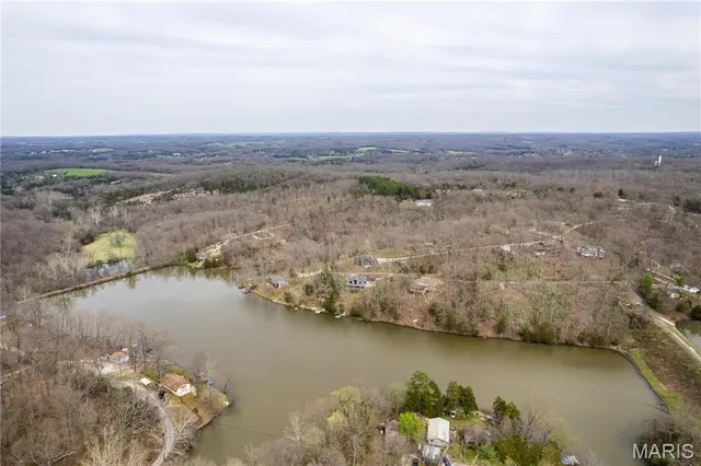 $5,500 | 13569 East Sunrise Lake Drive, De Soto, MO 63020