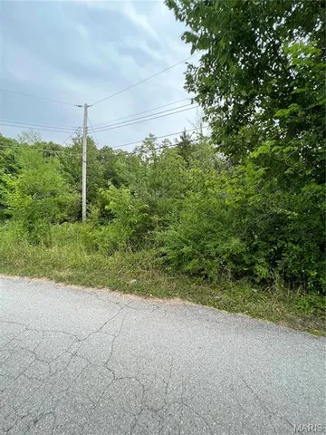 $5,500 | 13569 East Sunrise Lake Drive, De Soto, MO 63020