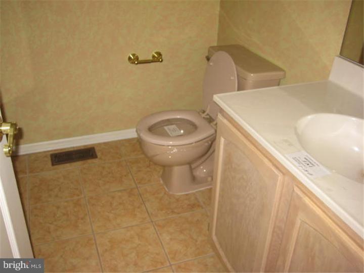 36 London Road Burlington, NJ 08016 - Photo 12 of 15 Gallery Image 12