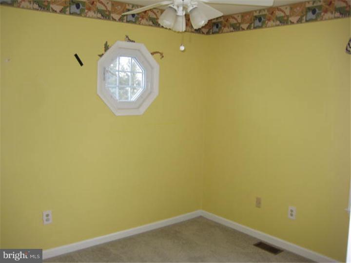 36 London Road Burlington, NJ 08016 - Photo 14 of 15 Gallery Image 14