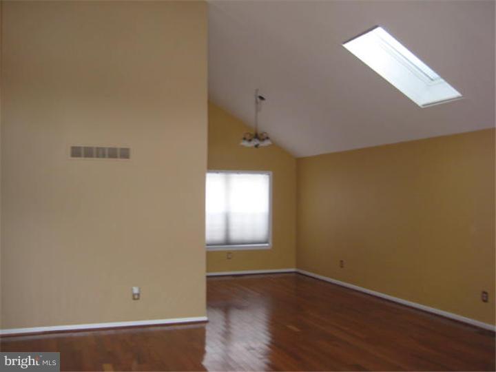36 London Road Burlington, NJ 08016 - Photo 3 of 15 Gallery Image 3