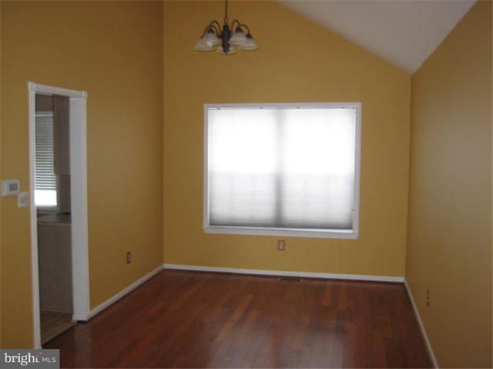 36 London Road Burlington, NJ 08016 - Photo 4 of 15 Gallery Image 4