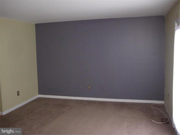 36 London Road Burlington, NJ 08016 - Photo 5 of 15 Gallery Image 5