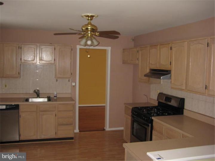 36 London Road Burlington, NJ 08016 - Photo 6 of 15 Gallery Image 6