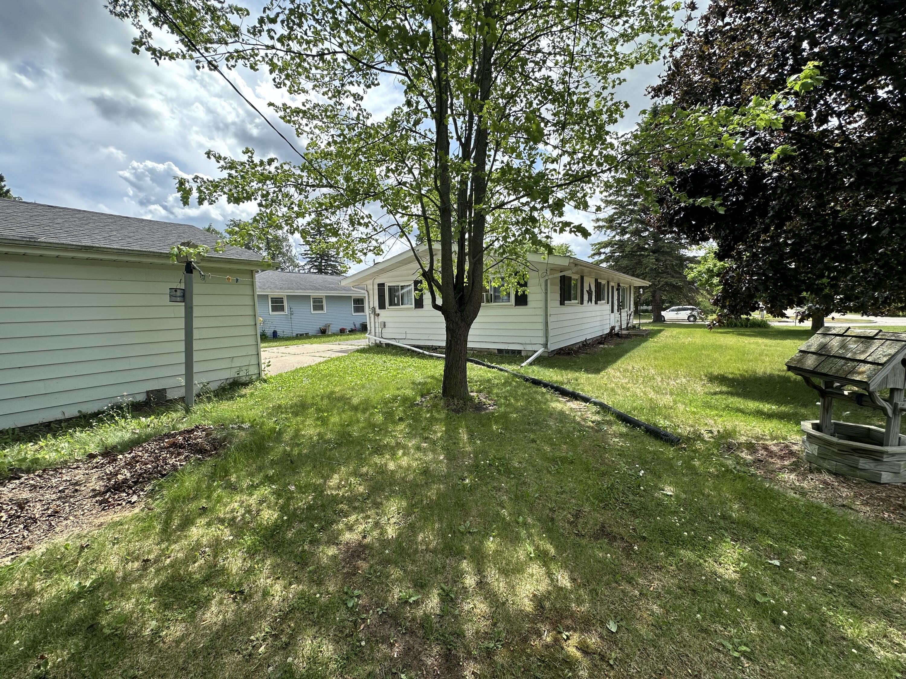 822 Bel-Ric Drive Kewaskum, WI 53040 - Photo 17 of 19 Yard