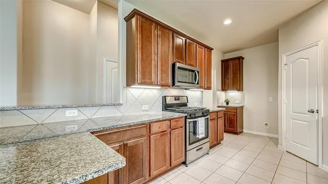 $1,900 | 32706 Oak Heights Lane, Brookshire, TX 77423