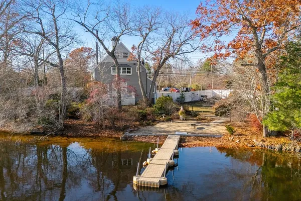 $599,900 | 553 Monponsett Street, Halifax, MA 02338