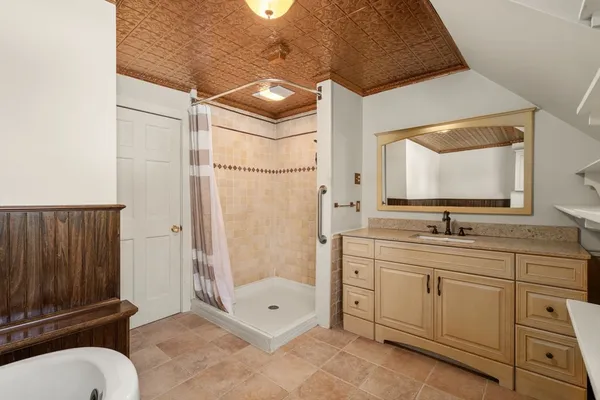 $599,900 | 553 Monponsett Street, Halifax, MA 02338