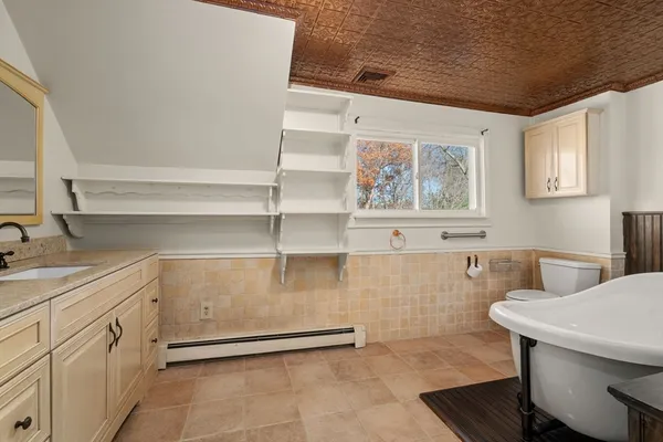 $599,900 | 553 Monponsett Street, Halifax, MA 02338