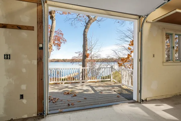 $599,900 | 553 Monponsett Street, Halifax, MA 02338