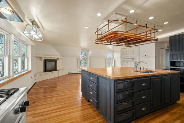 $599,900 | 553 Monponsett Street, Halifax, MA 02338