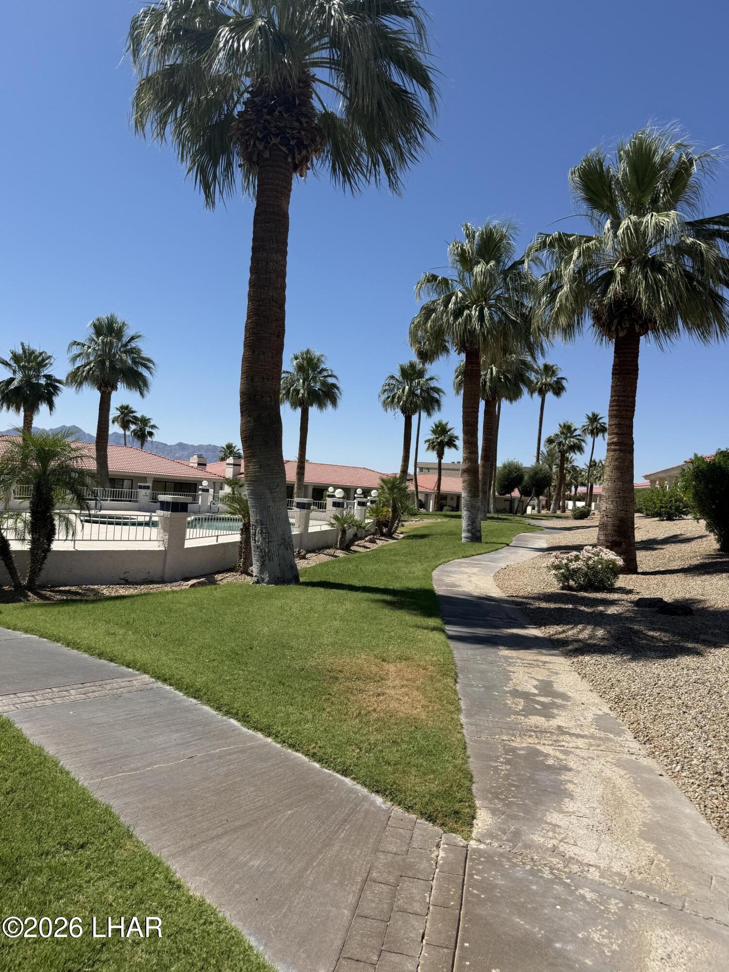 375 London Bridge Road, Unit 35 Lake Havasu City, AZ 86403 - Photo 4 of 43 COMMUNITY POOLS AREA