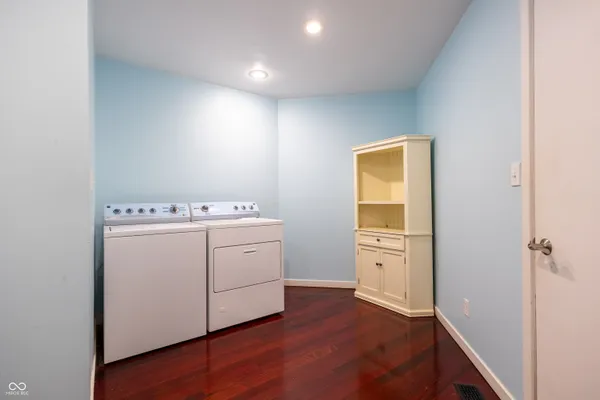 $794,300 | 1550 East Pointe Club Drive, Bloomington, IN 47401