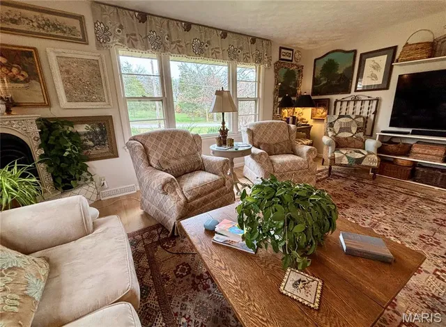 $299,900 | 501 Lovers Lane, Rolla, MO 65401