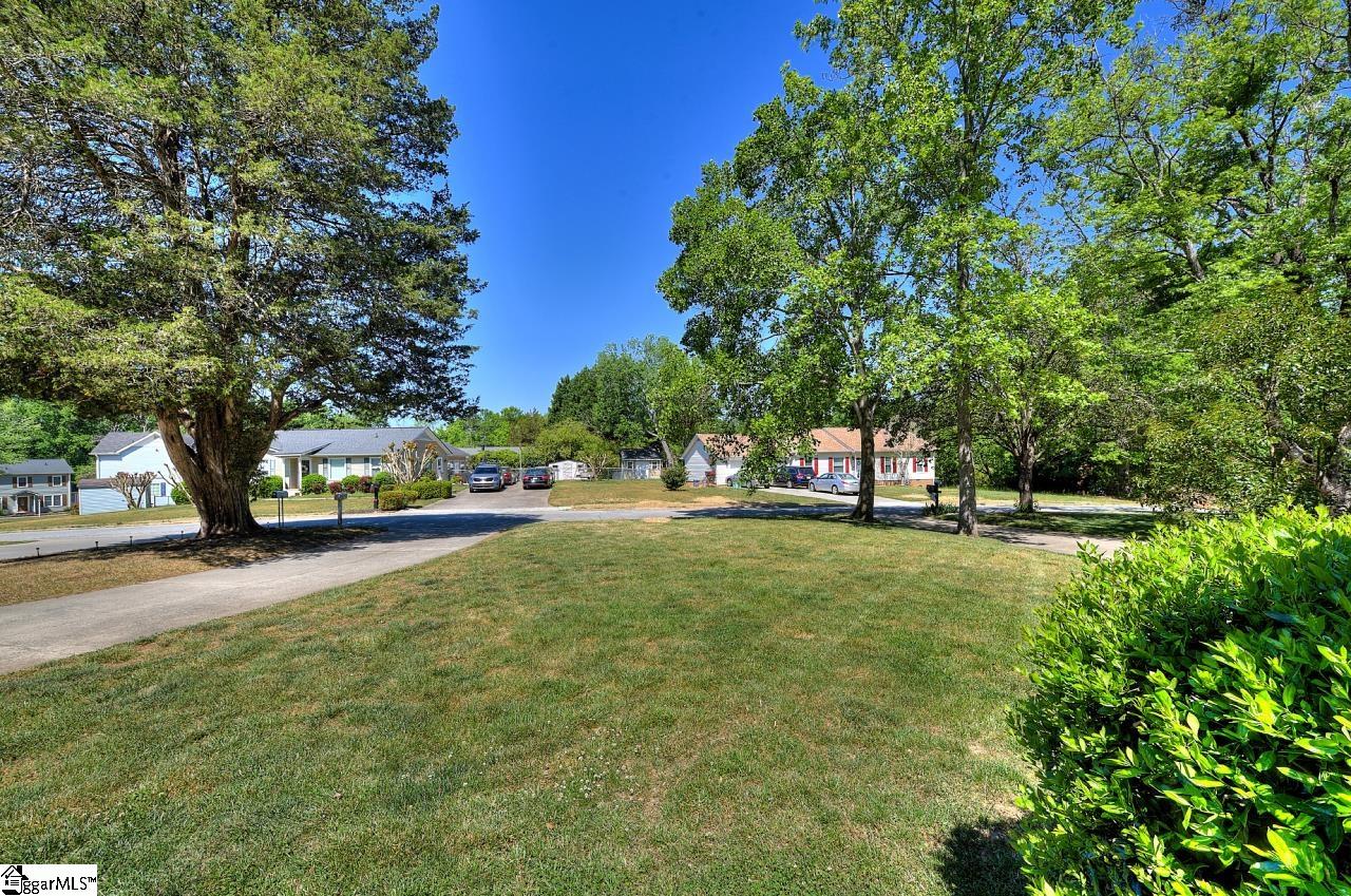 8 Rising Sun Court Taylors, SC 29687 - Photo 4 of 48 Gallery Image 4