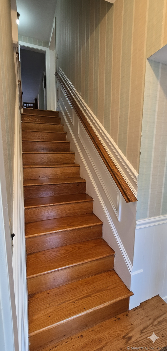 187 West Avon Road Avon, CT 06001 - Photo 38 of 40 a view of entryway