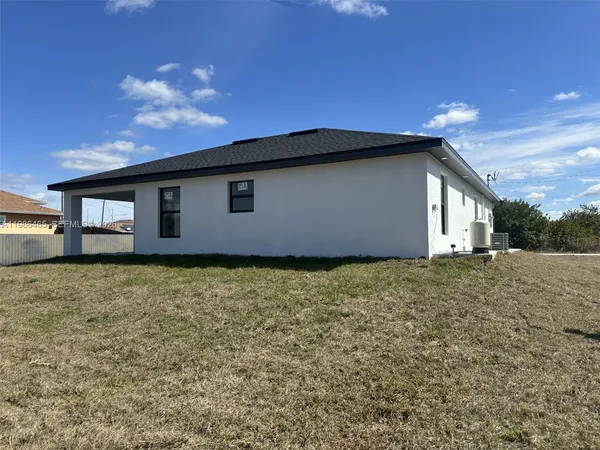 $2,350 | 712 Euston Avenue South, Lehigh Acres, FL 33974