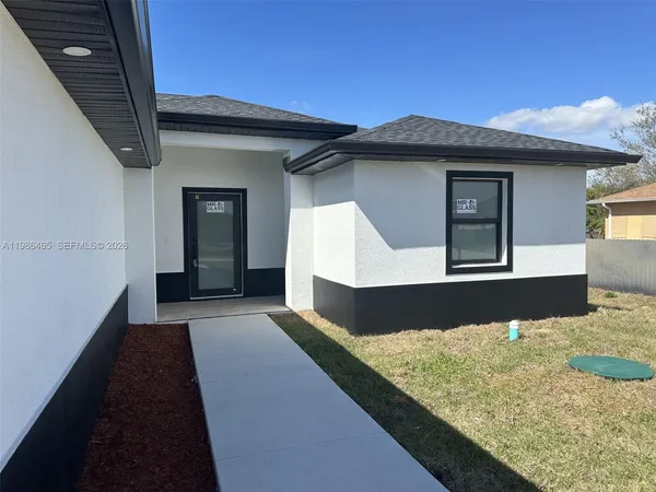 $2,350 | 712 Euston Avenue South, Lehigh Acres, FL 33974