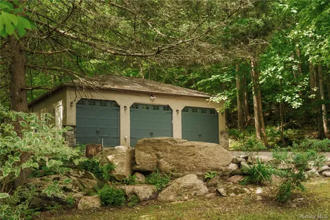 $1,330,000 | 320 Long Hill Road, Hopewell Junction, NY 12533