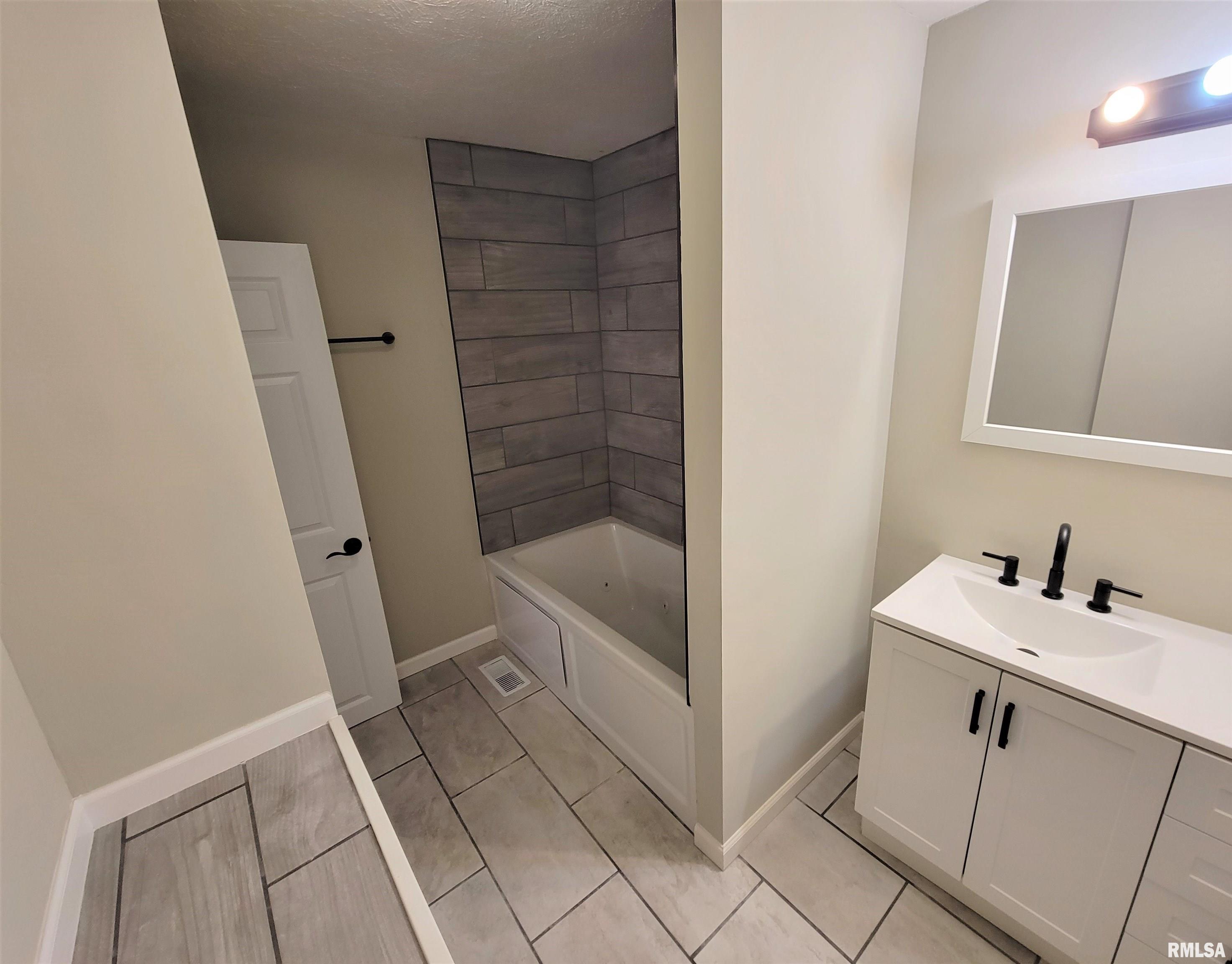 2001 South College Street Springfield, IL 62704 - Photo 14 of 20 Gallery Image 14