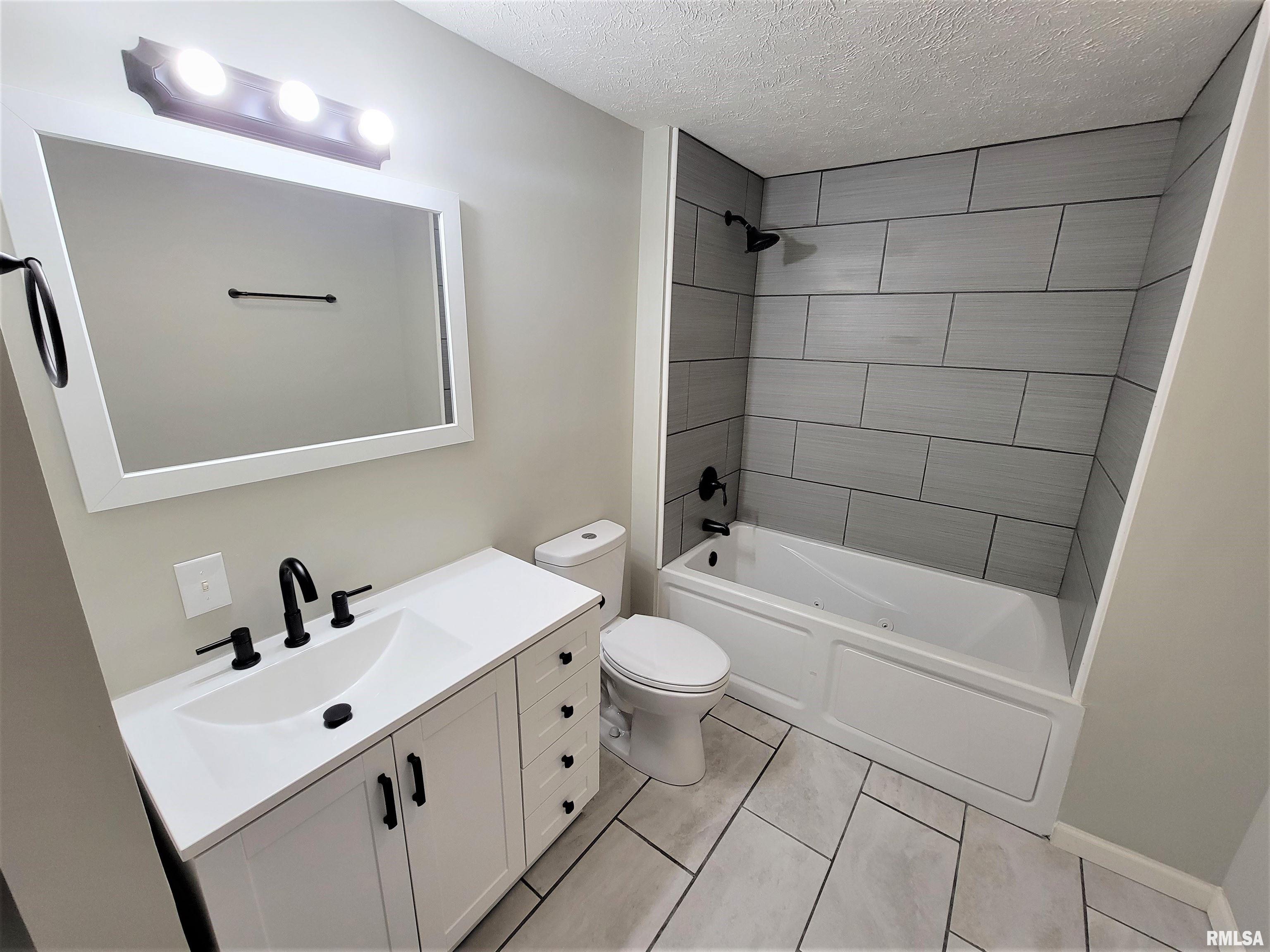 2001 South College Street Springfield, IL 62704 - Photo 2 of 20 Gallery Image 2