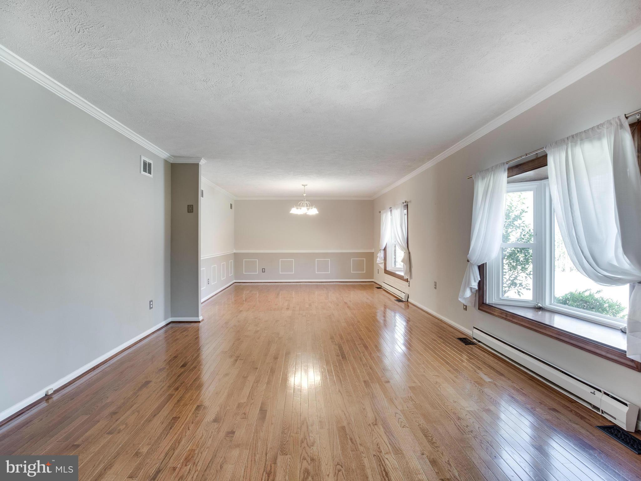 3151 Hunting Creek Road Huntingtown, MD 20639 - Photo 3 of 29 Living Room