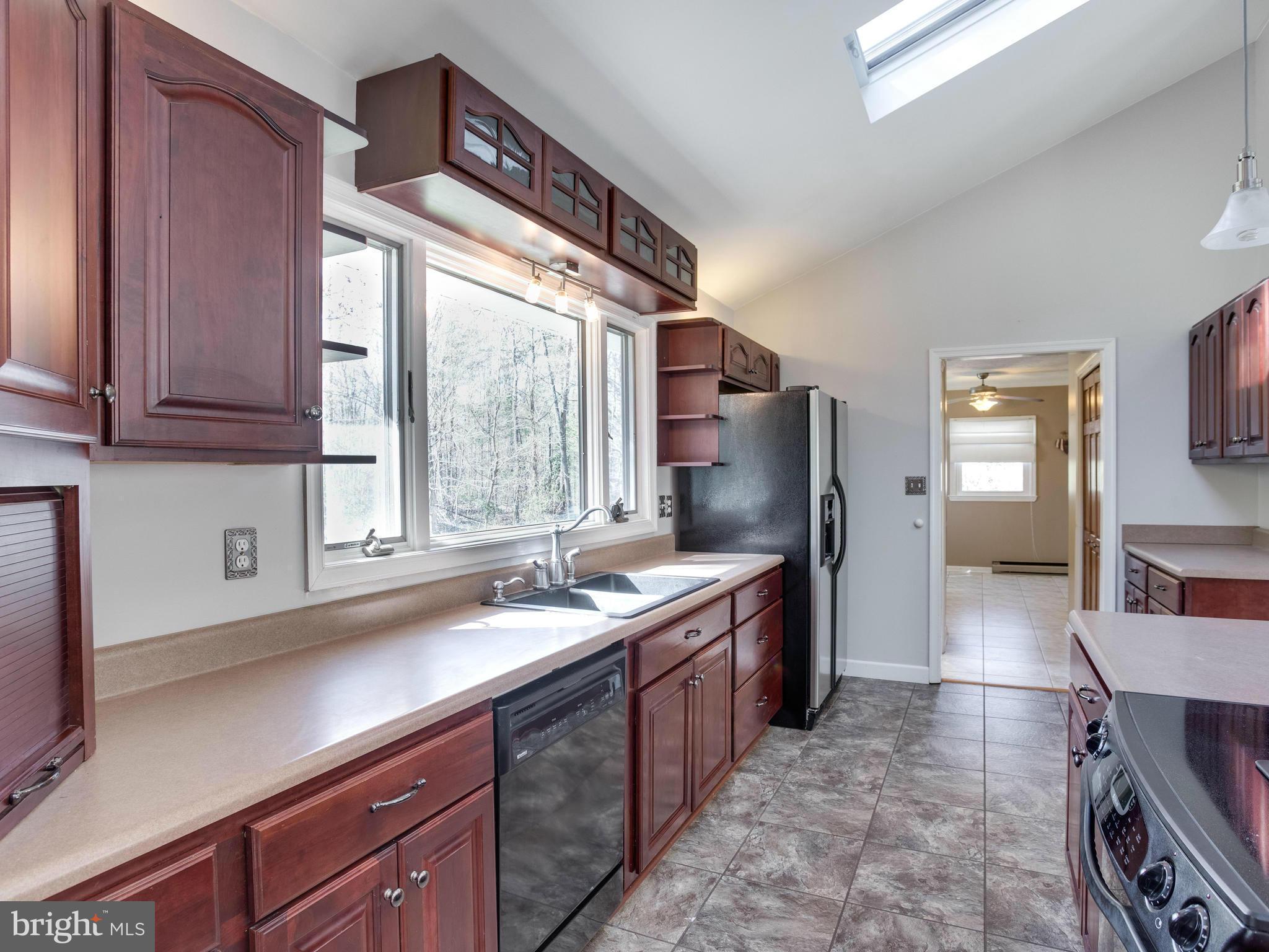 3151 Hunting Creek Road Huntingtown, MD 20639 - Photo 10 of 29 Kitchen