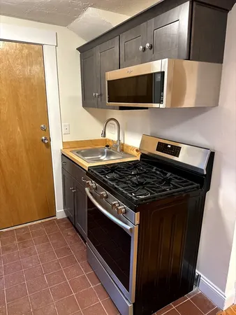 $1,400 | 300 Main Street, Unit 1, Southbridge, MA 01550