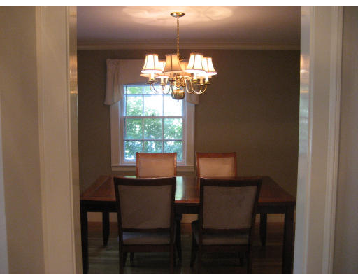 558 Chestnut Street Needham, MA 02492 - Photo 3 of 20