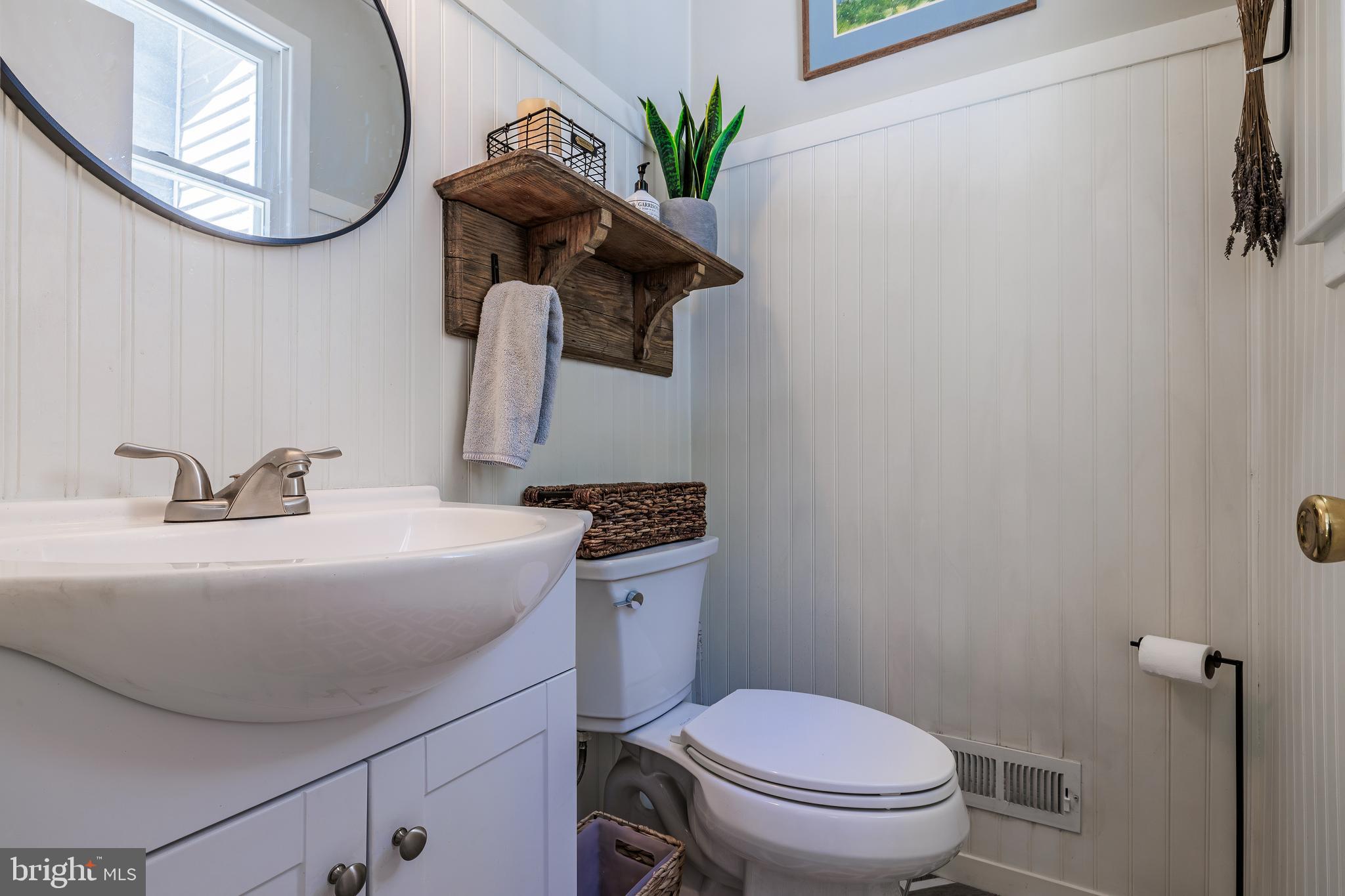 11275 Central Avenue Ridgely, MD 21660 - Photo 27 of 46 Half Bathroom