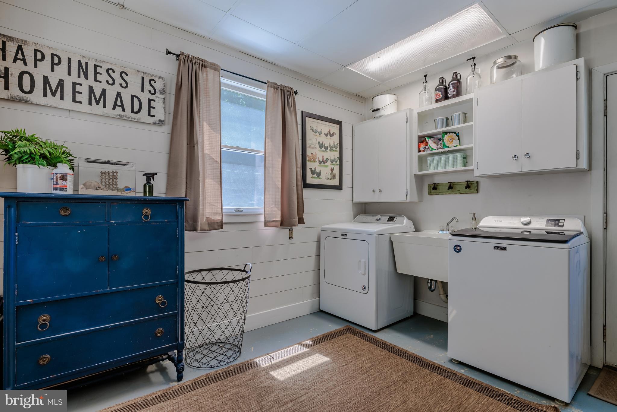 11275 Central Avenue Ridgely, MD 21660 - Photo 29 of 46 Large Laundry/Mud Room