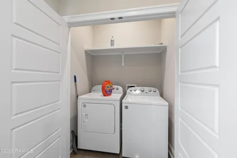 $265,000 | 211 Firethorn Drive, Youngsville, LA 70592