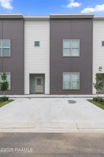 $265,000 | 211 Firethorn Drive, Youngsville, LA 70592