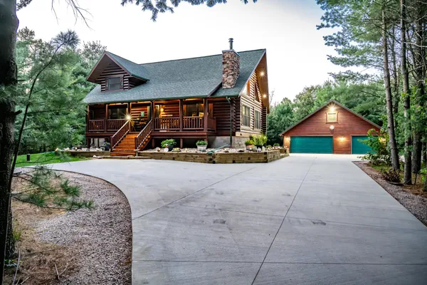 $599,900 | W5954 North Lake Drive, New Lisbon, WI 53950