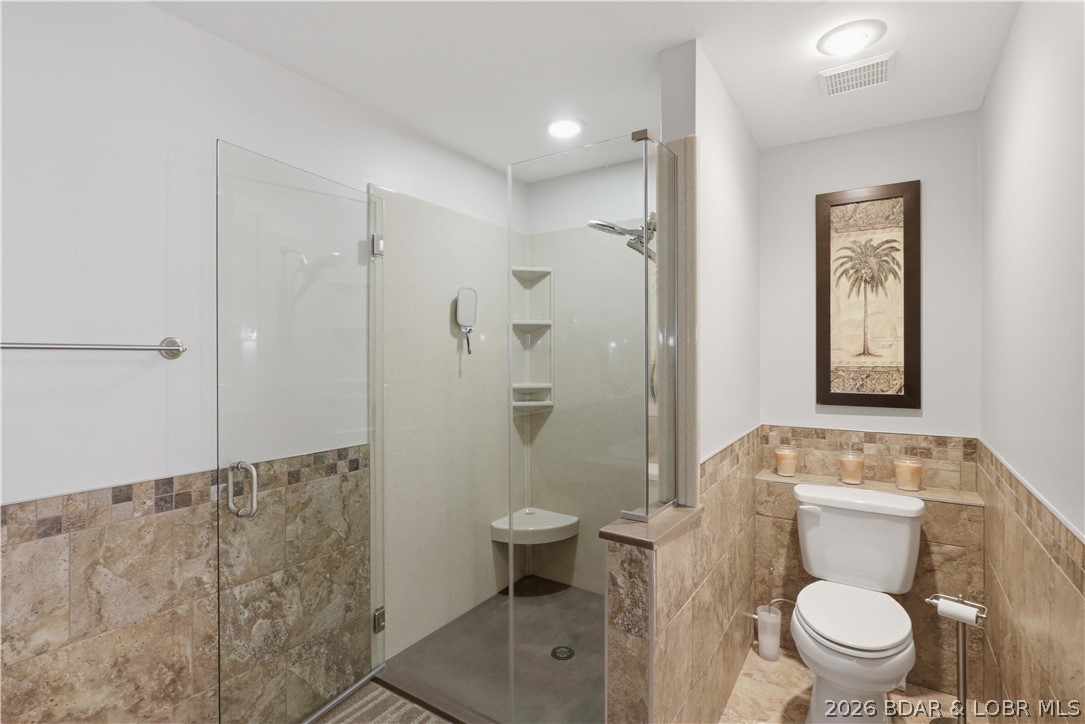 231 Ridgewood Drive Lake Ozark, MO 65049 - Photo 19 of 56