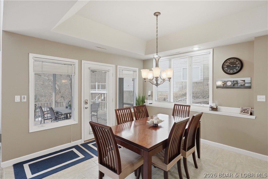231 Ridgewood Drive Lake Ozark, MO 65049 - Photo 10 of 56 Indoor dining area