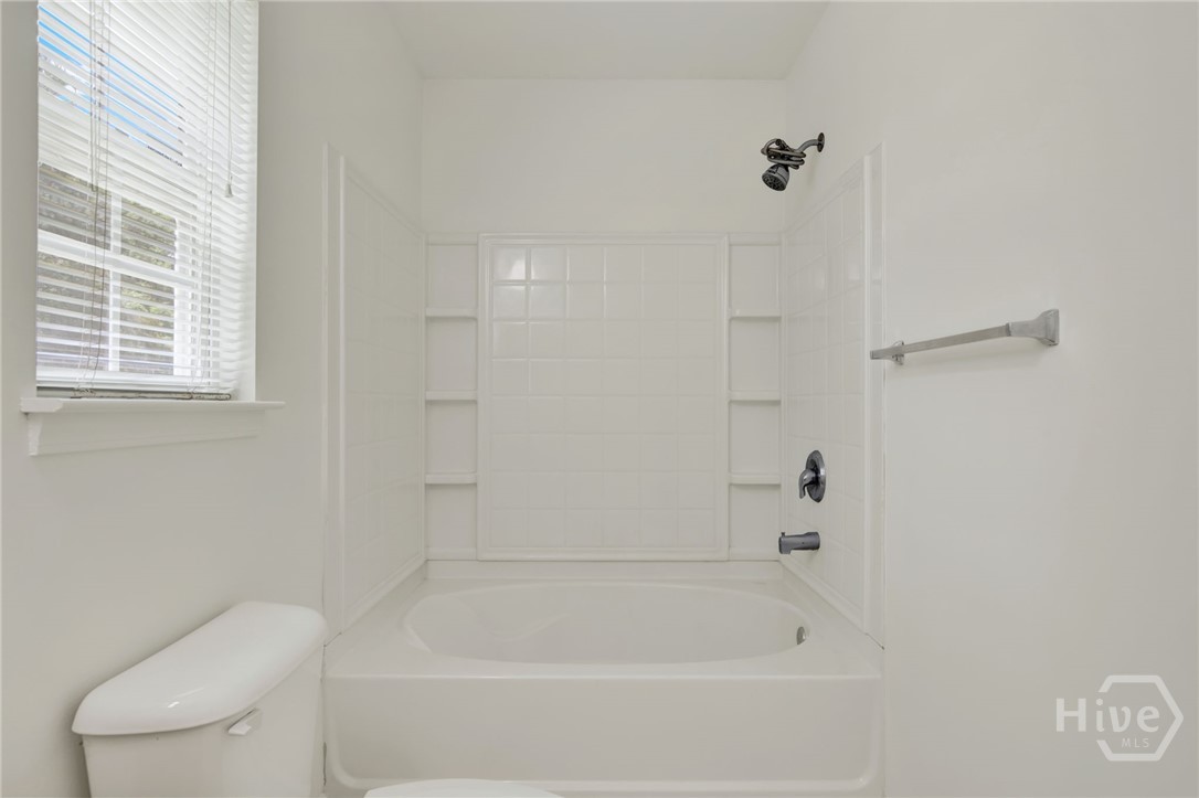 8 Hamilton Grove Drive Pooler, GA 31322 - Photo 19 of 34 Soak tub/Shower Combo