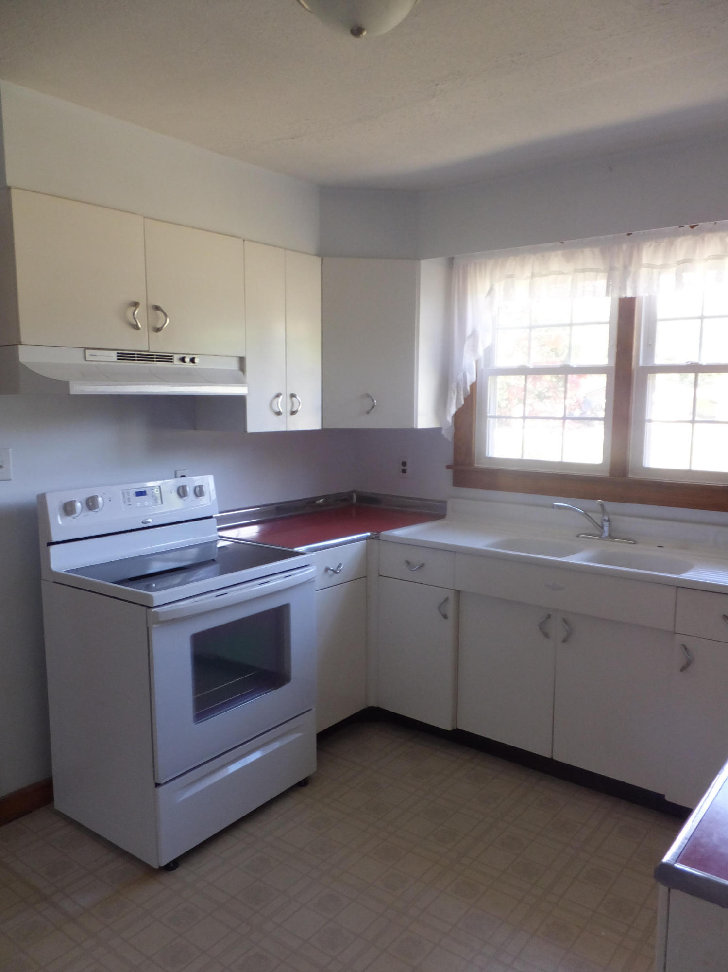 6600 Ridgeview Road Knoxville, TN 37918 - Photo 7 of 32 Kitchen View 2