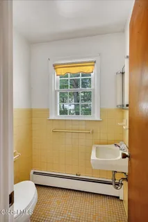 $450,000 | 9 Chestnut Lane, Clifton Park, NY 12065