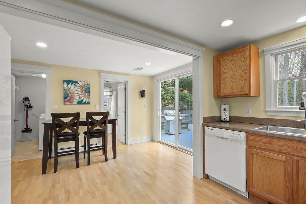 5 Deerfield Road Mashpee, MA 02649 - Photo 10 of 32 IMG_2314
