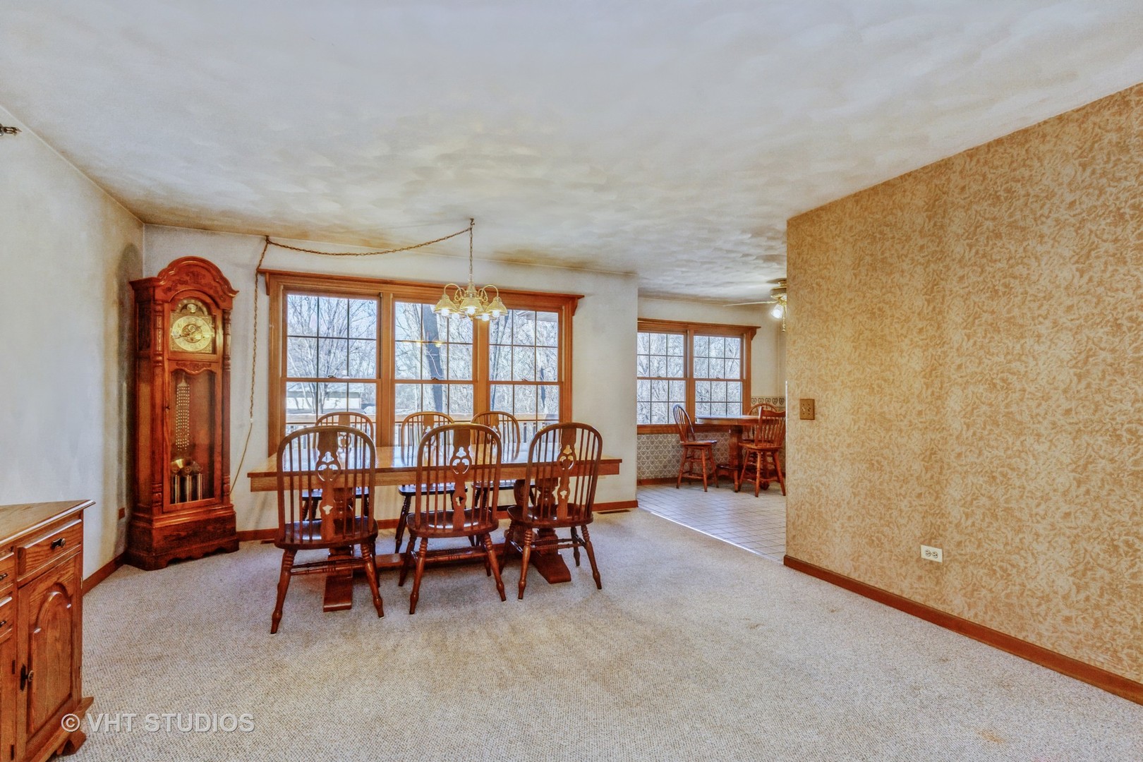 1675 West Beach Road, Unit 1675 Waukegan, IL 60087 - Photo 6 of 12 a view of a dining room with furniture window and outside view