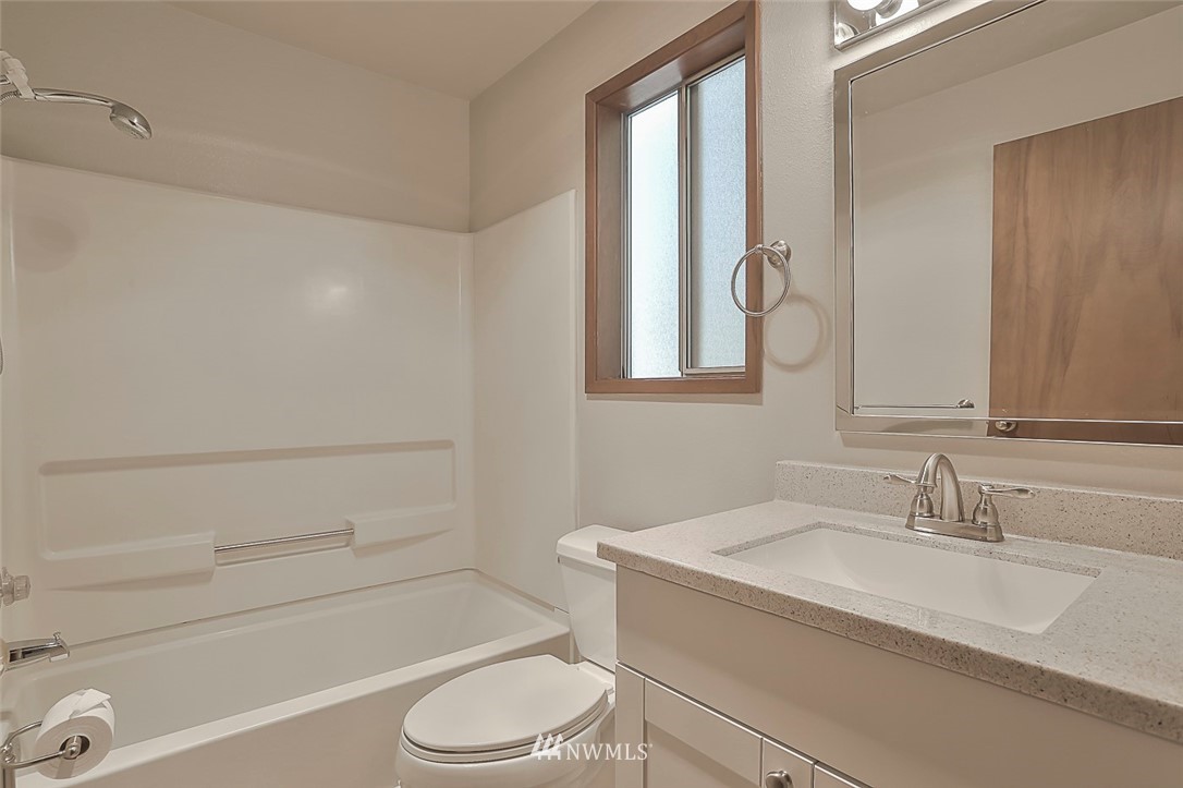 18910 Bothell Everett Highway, Unit D1 Bothell, WA 98012 - Photo 20 of 23 Gallery Image 20