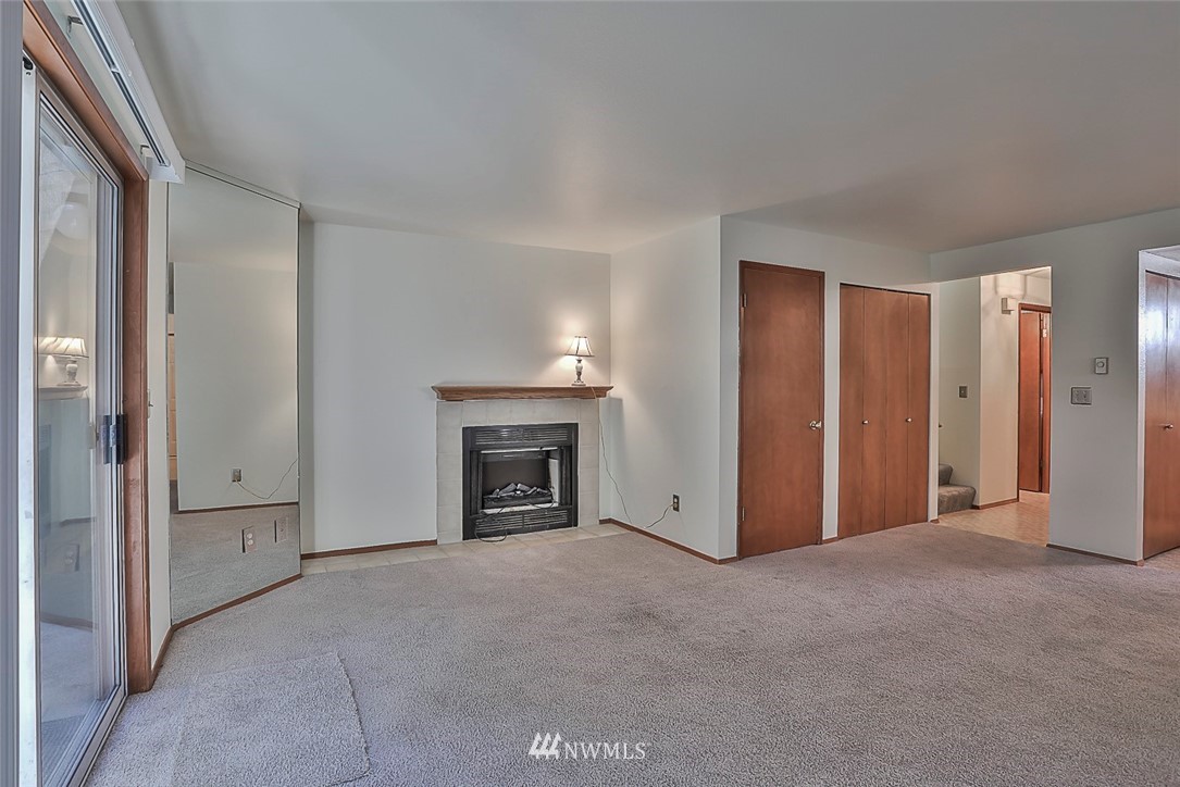 18910 Bothell Everett Highway, Unit D1 Bothell, WA 98012 - Photo 4 of 23 Gallery Image 4