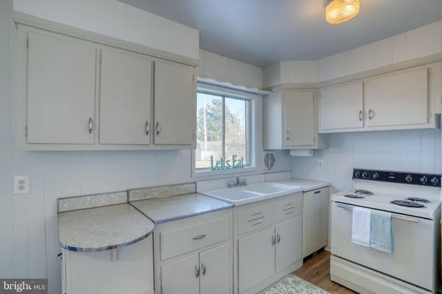 $250,000 | 7 Steele Road, Dover, DE 19901