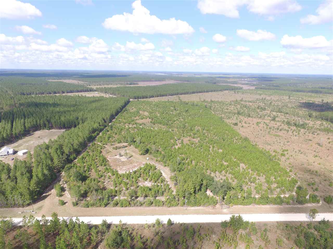 9090 Southeast River Road Lee, FL 32059 - Photo 2 of 17 Gallery Image 2